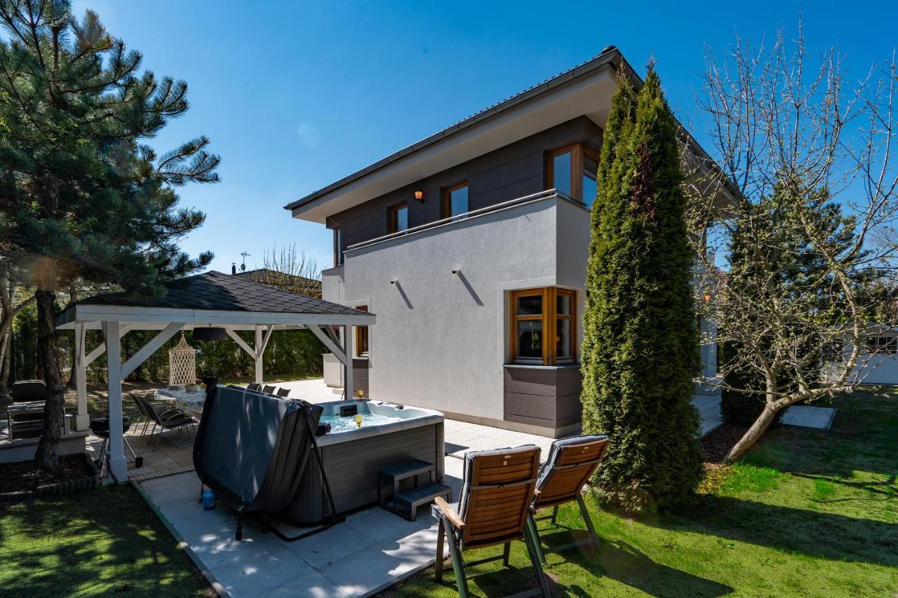 Serenity Prague Villa With Garden Jacuzzi Dış mekan fotoğraf